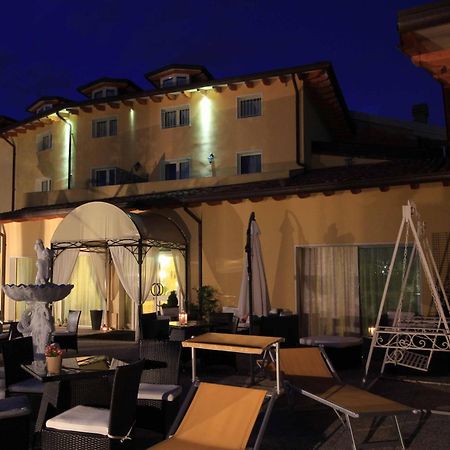 Borgo Dei Poeti Romantik Hotel Manerba del Garda Εξωτερικό φωτογραφία