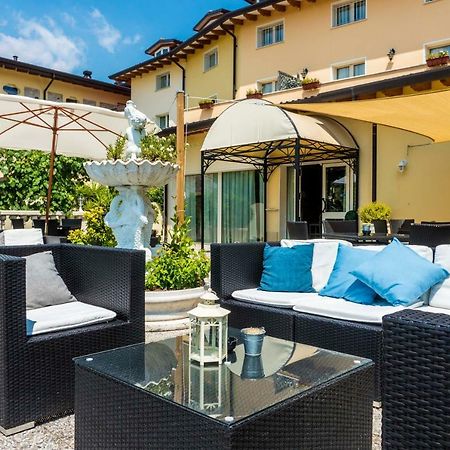 Borgo Dei Poeti Romantik Hotel Manerba del Garda Εξωτερικό φωτογραφία
