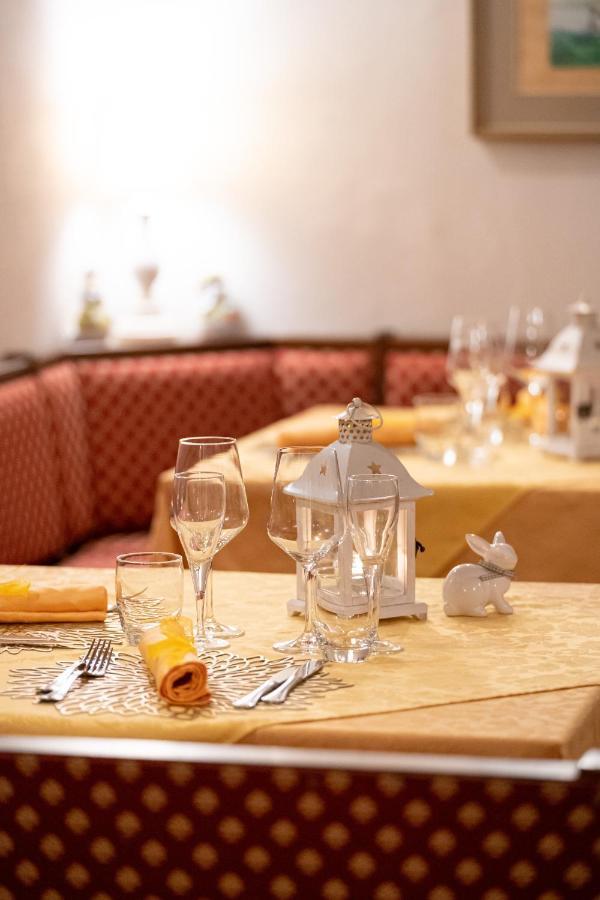 Borgo Dei Poeti Romantik Hotel Manerba del Garda Εξωτερικό φωτογραφία