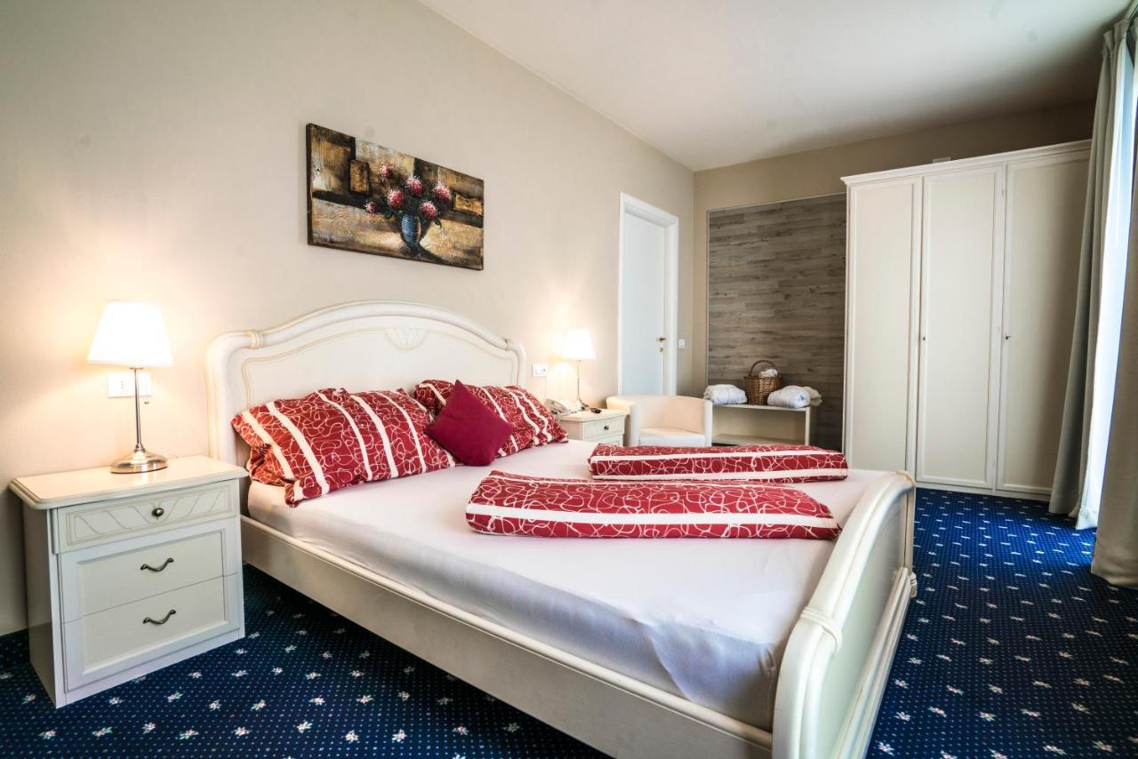 Borgo Dei Poeti Romantik Hotel Manerba del Garda Εξωτερικό φωτογραφία