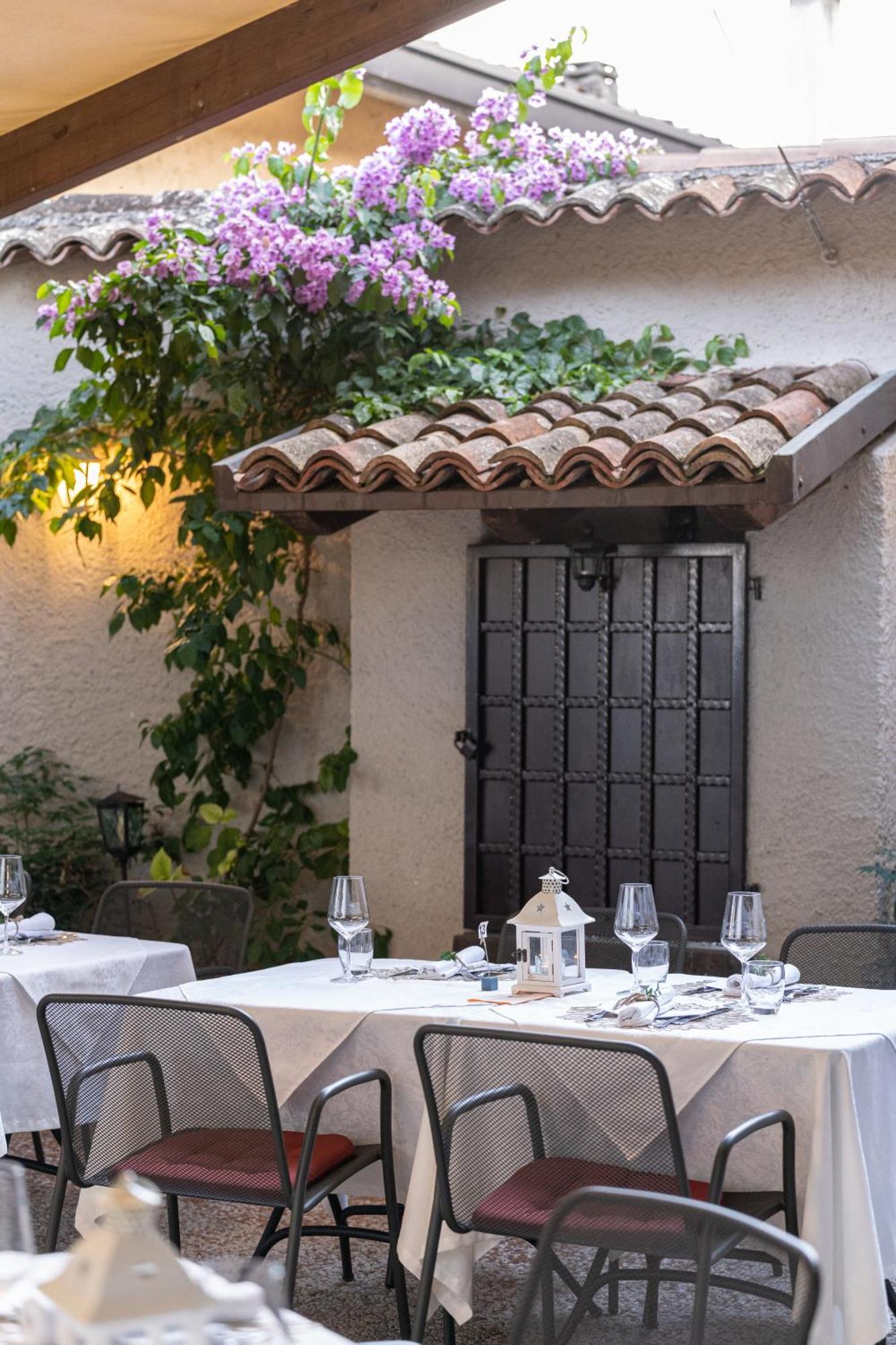 Borgo Dei Poeti Romantik Hotel Manerba del Garda Εξωτερικό φωτογραφία