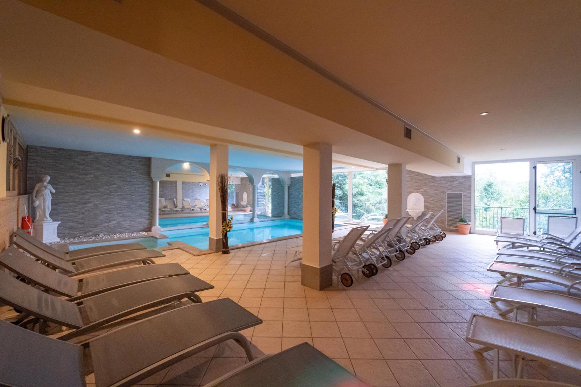 Borgo Dei Poeti Romantik Hotel Manerba del Garda Εξωτερικό φωτογραφία