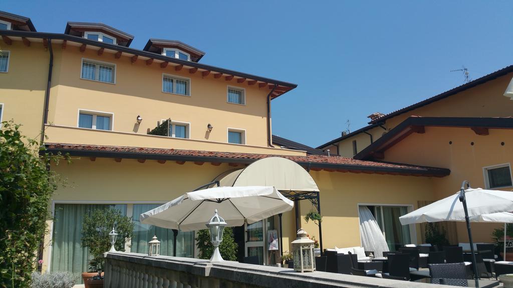 Borgo Dei Poeti Romantik Hotel Manerba del Garda Εξωτερικό φωτογραφία