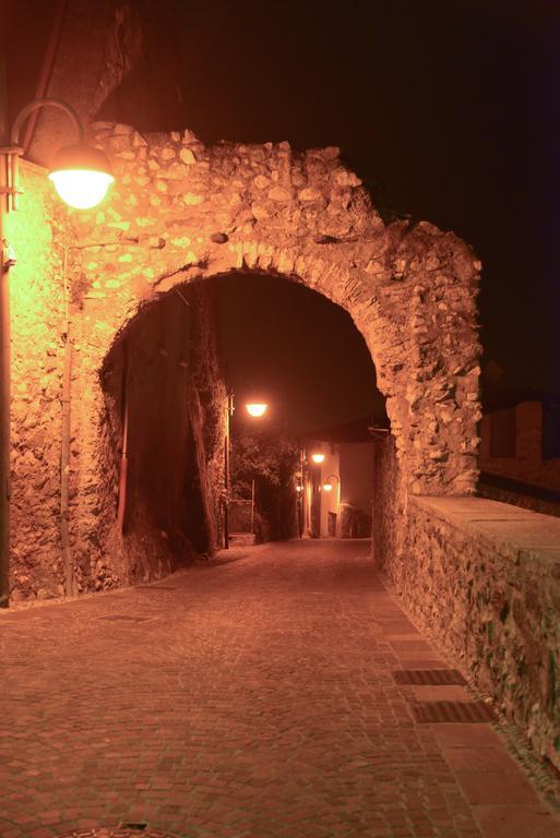 Borgo Dei Poeti Romantik Hotel Manerba del Garda Εξωτερικό φωτογραφία