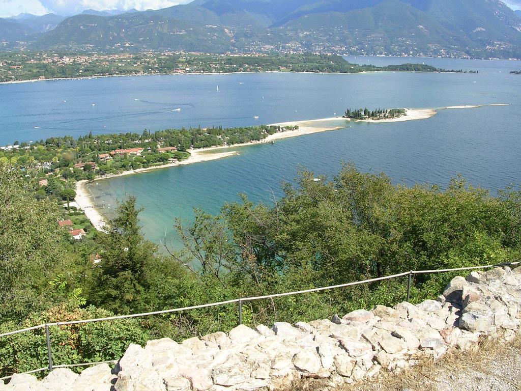 Borgo Dei Poeti Romantik Hotel Manerba del Garda Εξωτερικό φωτογραφία