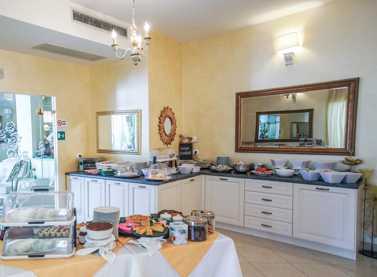 Borgo Dei Poeti Romantik Hotel Manerba del Garda Εξωτερικό φωτογραφία