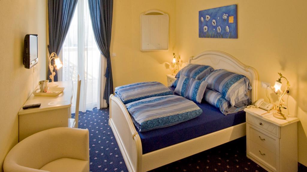 Borgo Dei Poeti Romantik Hotel Manerba del Garda Εξωτερικό φωτογραφία